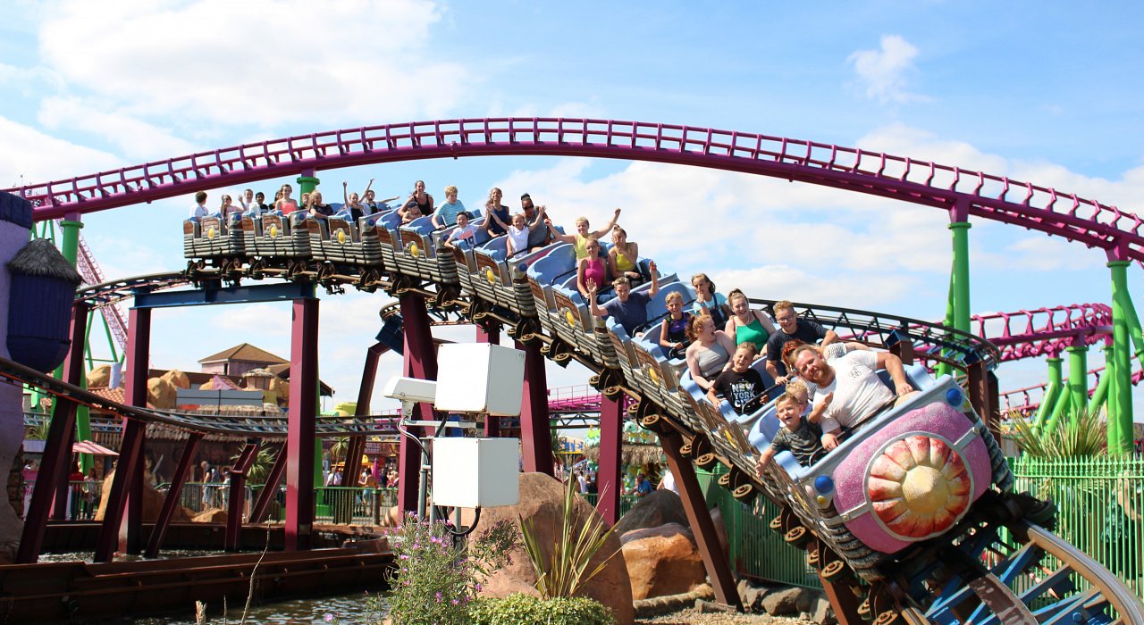 Mellors Group donates 140 complimentary Fantasy Island ride wristbands to PASIC Charity